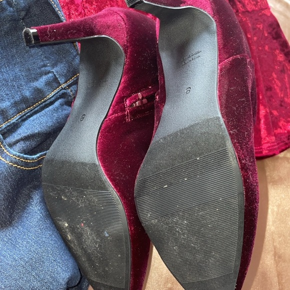 Old Navy Cranberry Velvet Ankle Boots Stiletto Heel Scarlet Wine Booties Size 8 - Picture 7 of 11